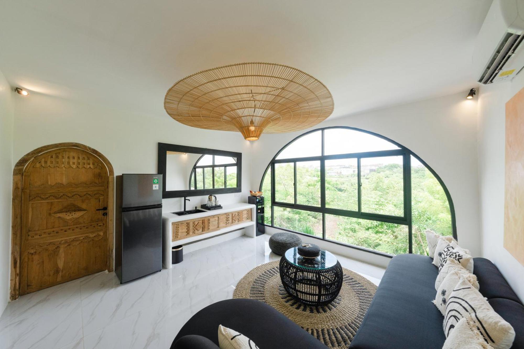 White Palm Uluwatu Bali Hotel 4*